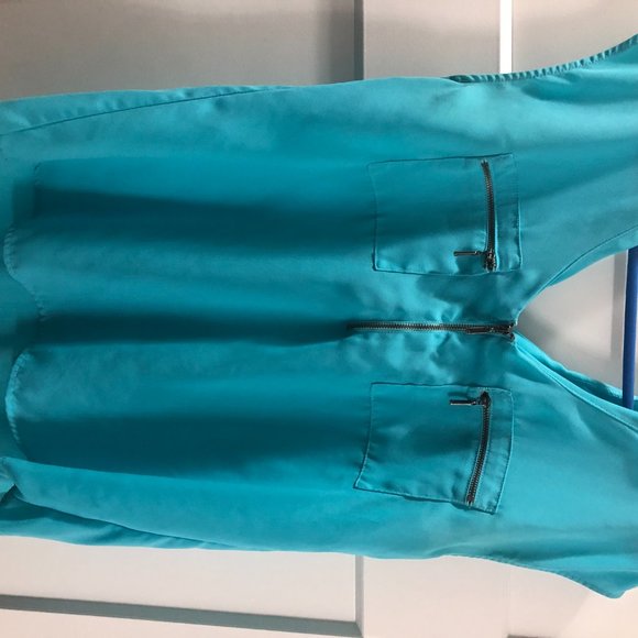 Blue top - Picture 2 of 4